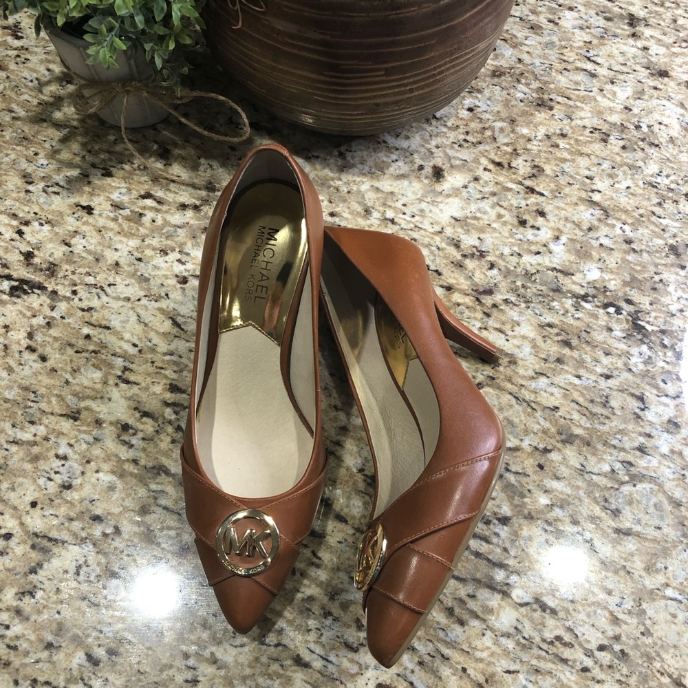Michael Kors Brown Pointed Toe Leather Pumps Heels with Logo 6.5 - Picture 3 of 10